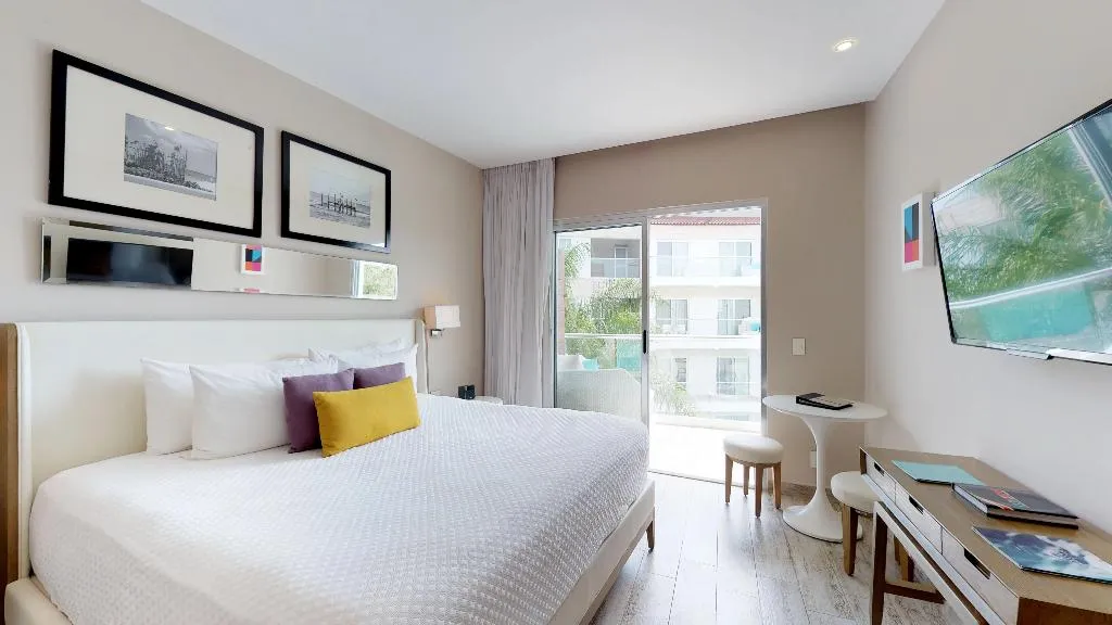 SINGLE DELUXE Room, Residences at The Fives, Playa Del Carmen
