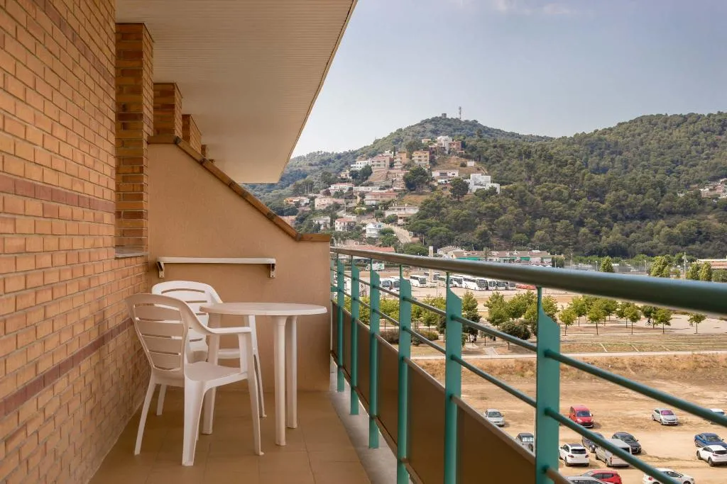 QUADRUPLE STANDARD Room, htop Royal Sun Suites, Costa Brava
