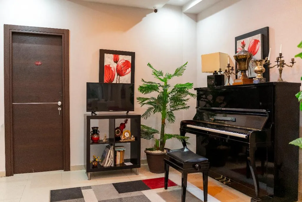 Lobby, Costa Del Sole, Catania