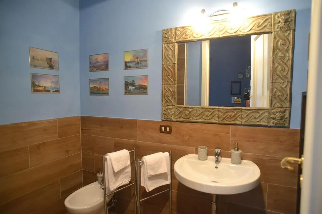 Room, B&B Cuore di Napoli, Naples