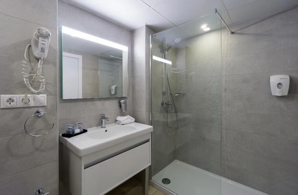 Double or Twin STANDARD Room, Medplaya Calypso, Costa Dorada