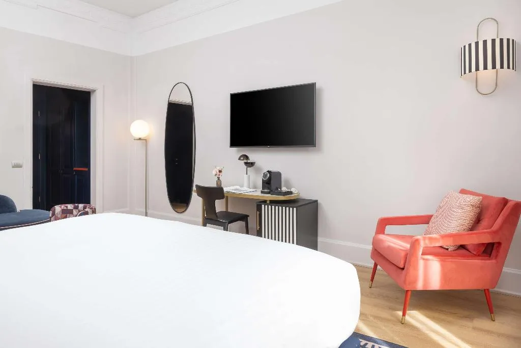 JUNIOR SUITE KING SIZE BED Room, Anglo American Hotel Florence, Curio Collection, Florence