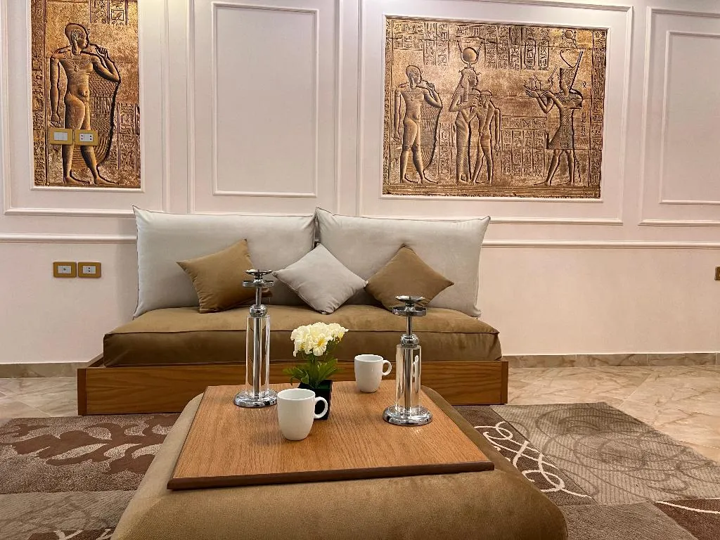 Lobby, New Museum, Pyramids Inn, Cairo