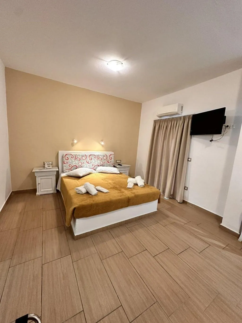 Room, Olympic, Santorini