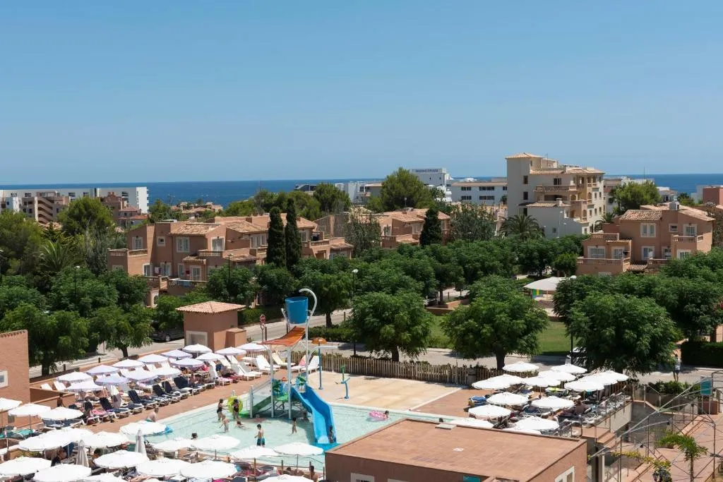 Terrace, Aparthotel Ciudad Laurel, Majorca