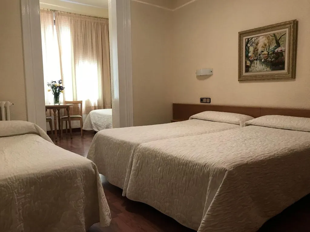 Room, Studios Pelayo, Barcelona