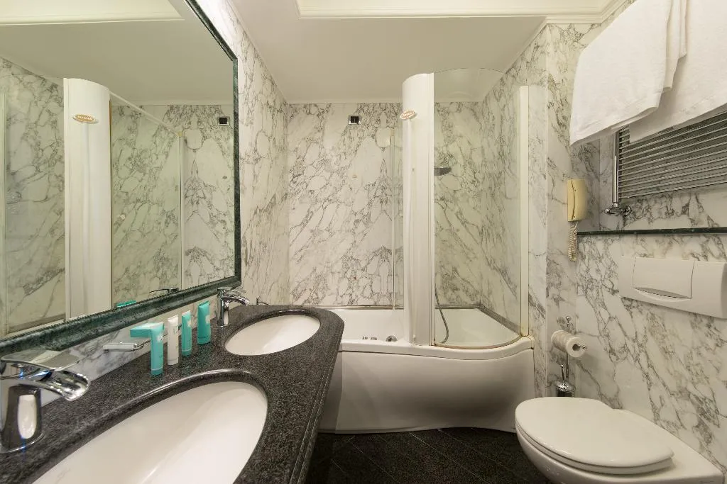 Room, Hotel Capitol, Milan