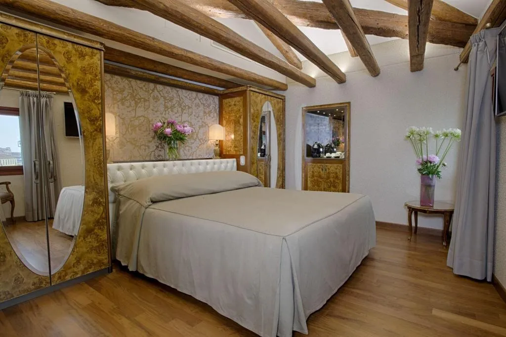 SUITE STANDARD Room, Santa Chiara, Venice