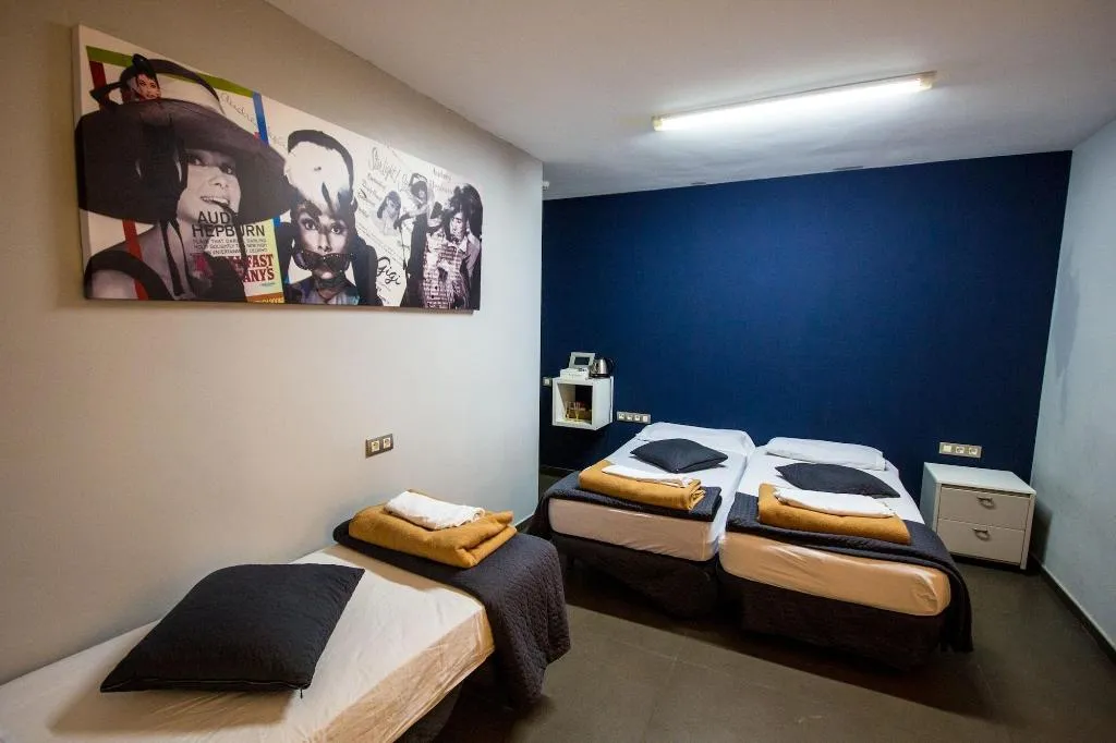 Room, Don Moustache Hostel, Barcelona