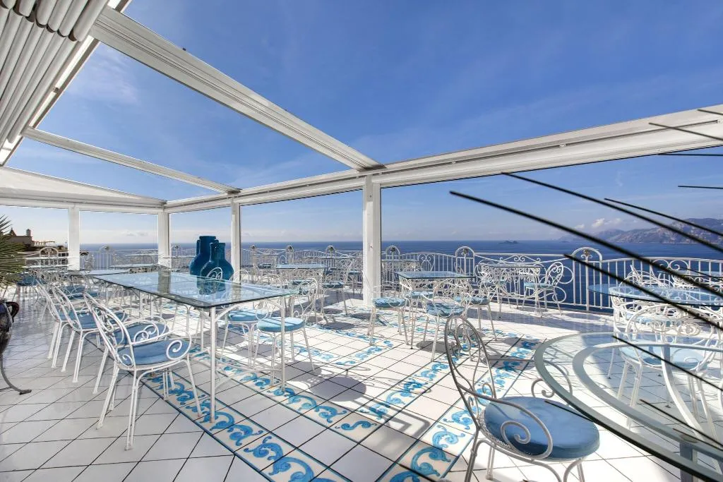 Terrace, Smeraldo, Naples