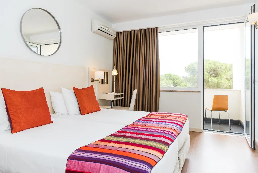 TWIN WITH BALCONY Room, Londres Estoril Hotel, Lisbon