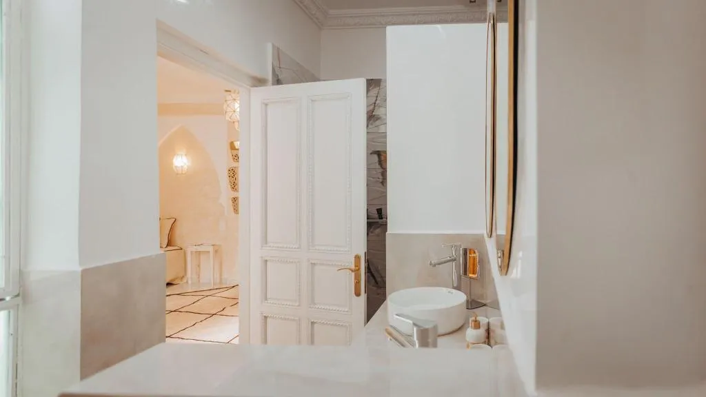 JUNIOR SUITE KING SIZE BED Room, Riad Andalla Spa, Marrakech