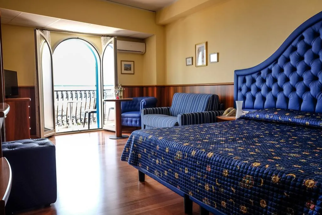 Double or Twin SUPERIOR SEA VIEW Room, Hotel Nike, Catania