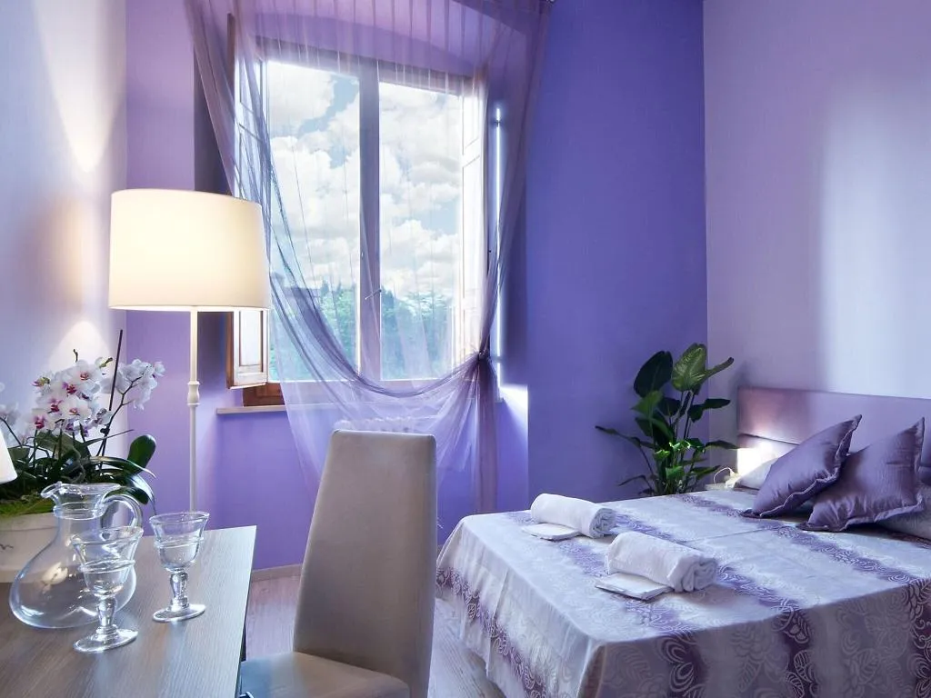 Room, Palazzo Renieri, Florence