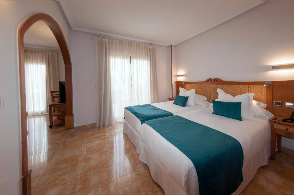 JUNIOR SUITE CAPACITY 3 Room, Hotel La Laguna Spa & Golf, Costa Blanca