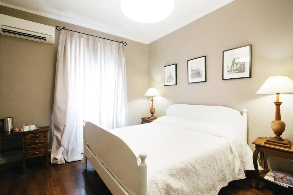 Room, Residenza Ognissanti, Florence