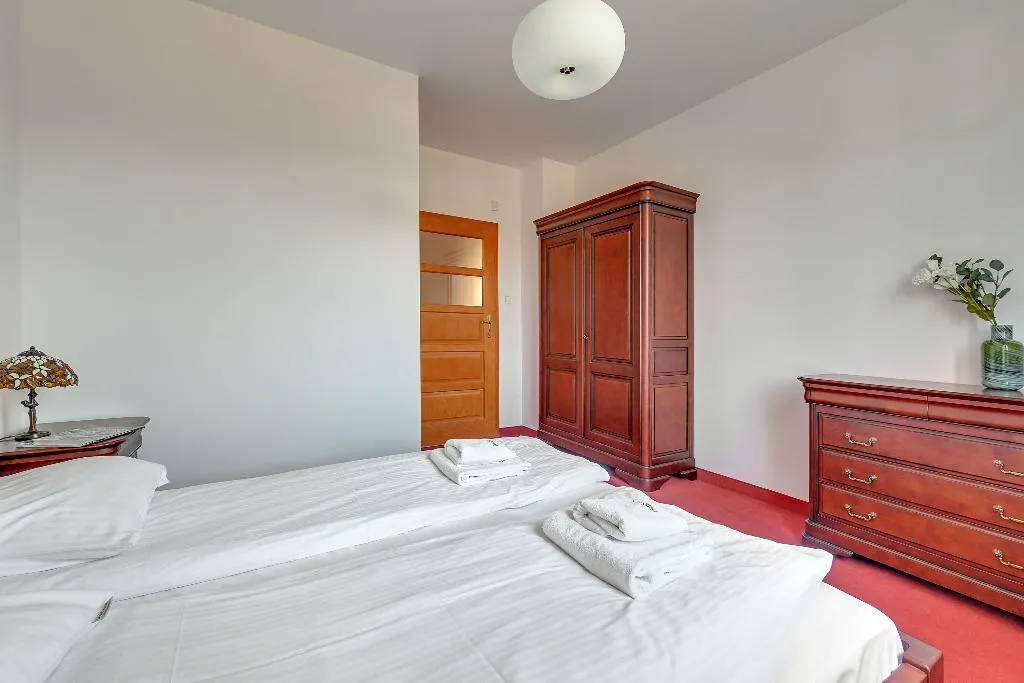 APARTMENT CAPACITY 4 ONE BEDROOM Room, Dom & House Apartments Parkur Sopot, Gdansk