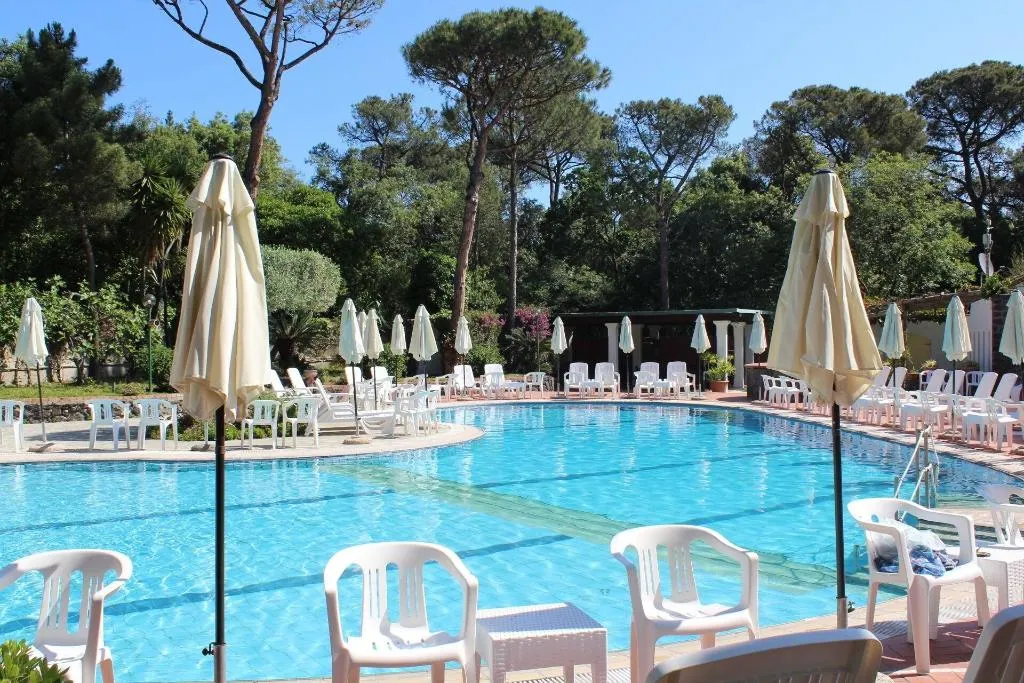 Sports and Entertainment, Pineta, Naples