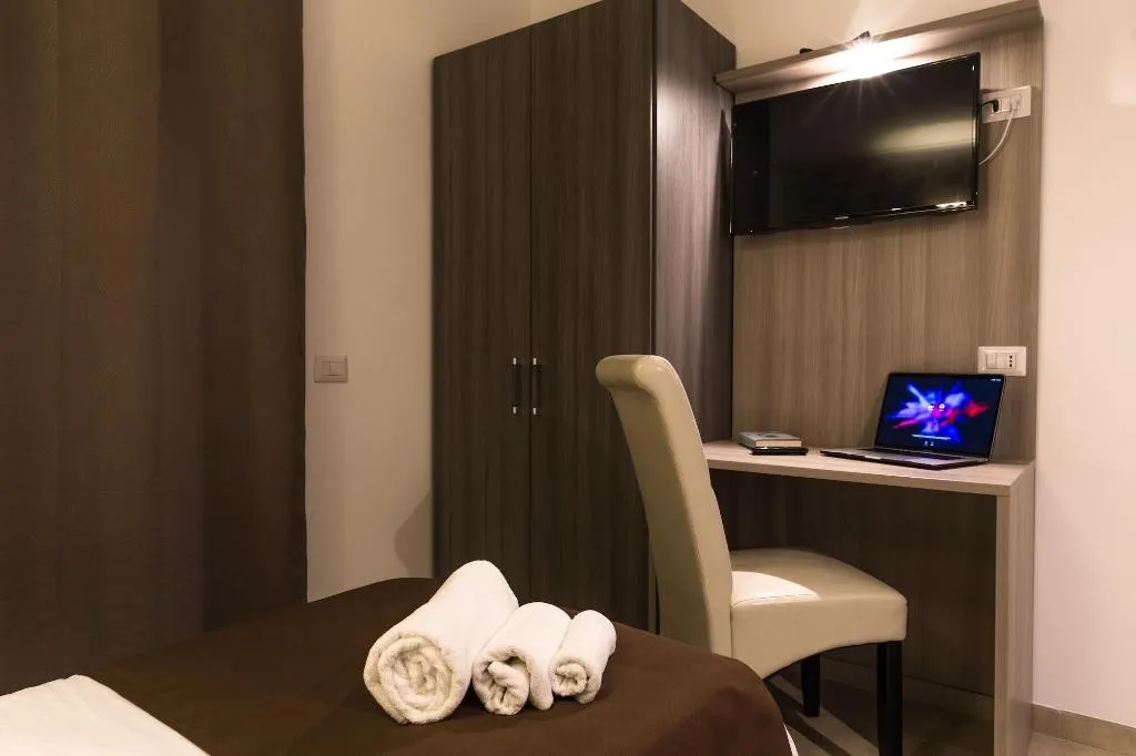 Room, La Piazzetta Guest House, Olbia