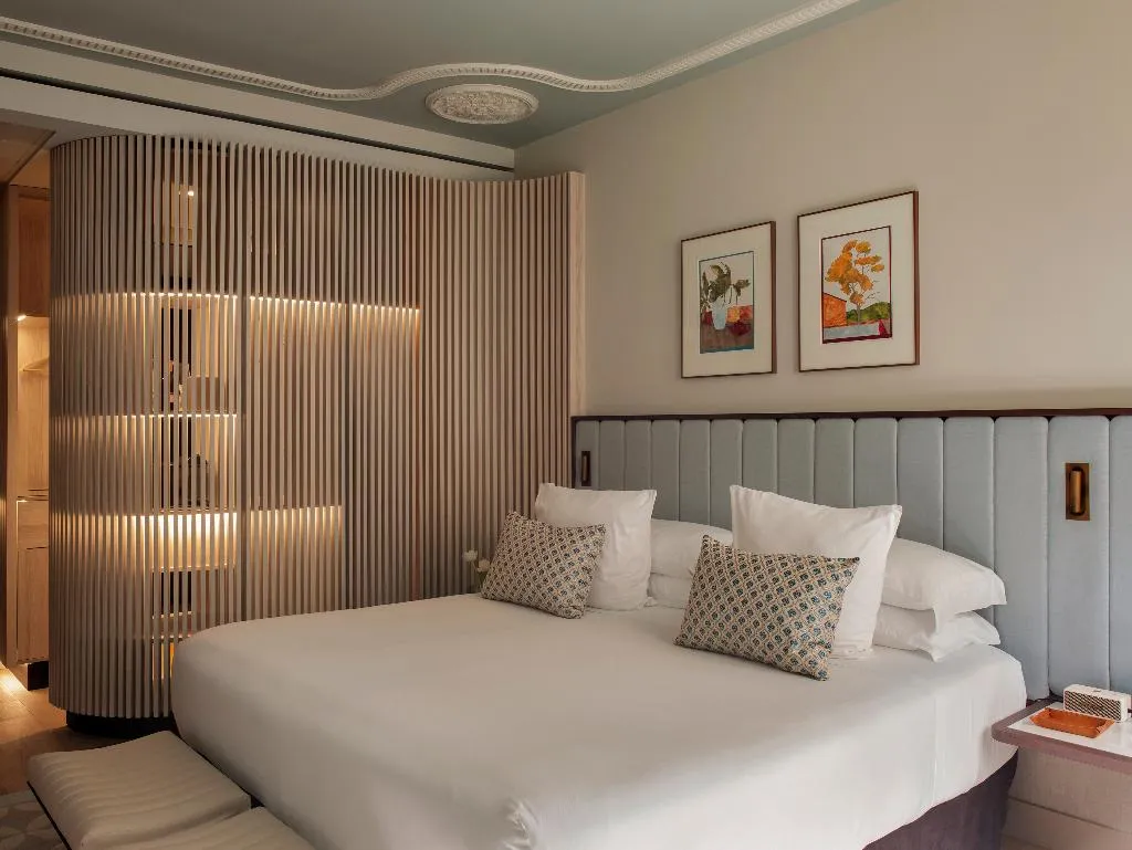 DOUBLE SINGLE USE SUPERIOR Room, Grand Hotel Central, Barcelona