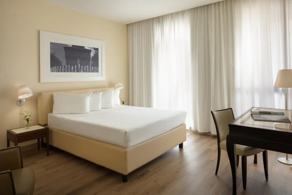 DOUBLE SINGLE USE DELUXE Room, UNA HOTELS Cusani Milano, Milan