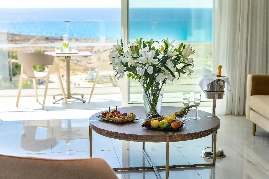 SUITE SEA FRONT Room, Chrysomare Beach Hotel & Resort, Cyprus