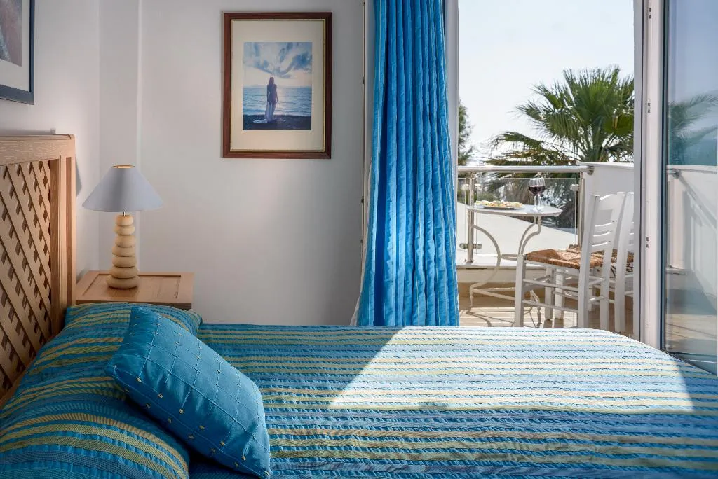 Double or Twin SUPERIOR SEA VIEW Room, Alesahne Beach, Santorini