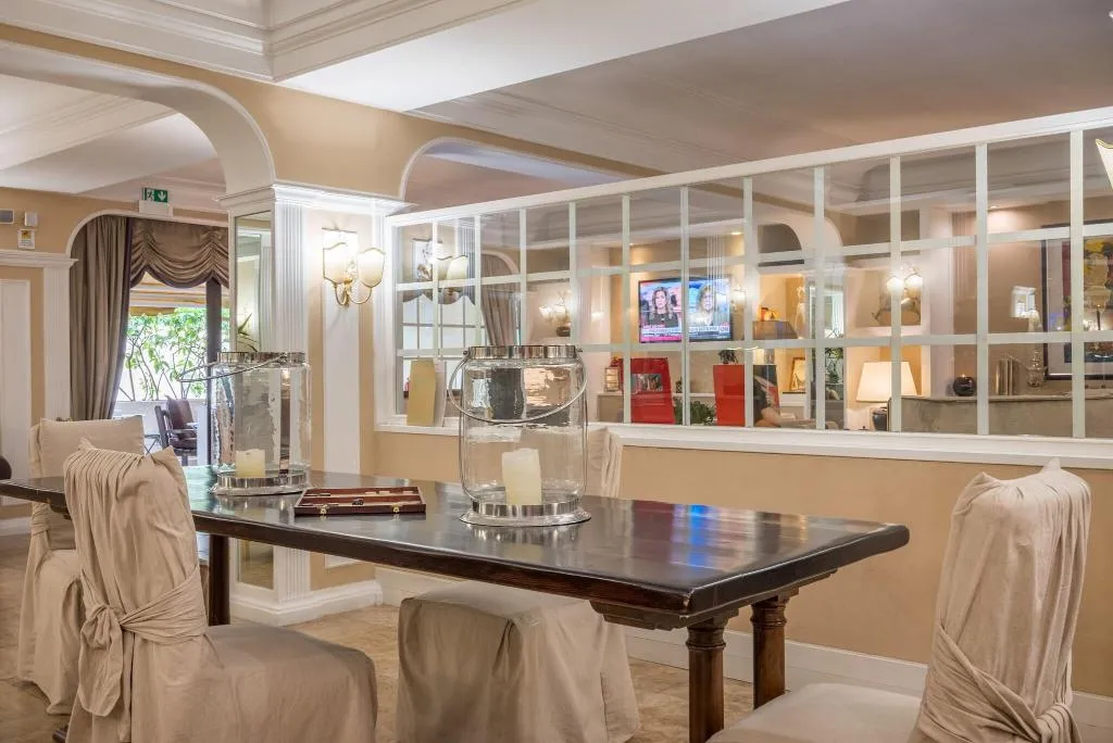 Lobby, Martini, Olbia