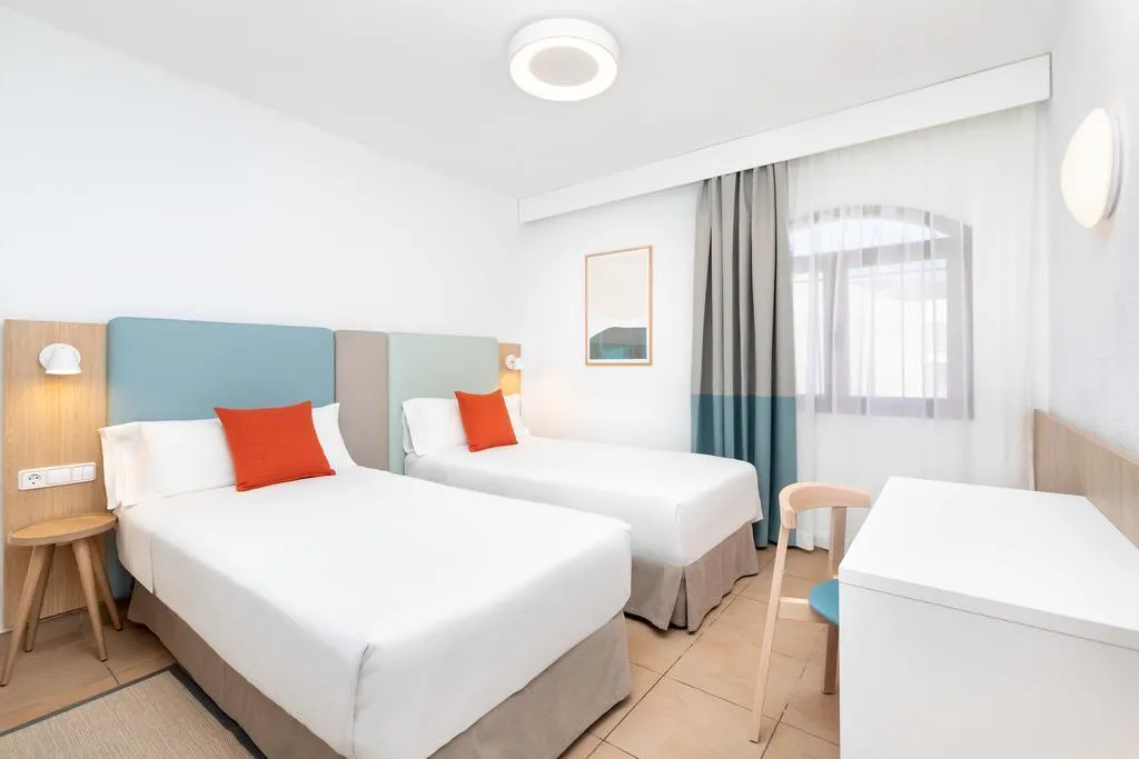 VILLA CAPACITY 5 TWO BEDROOMS Room, HD Parque Cristobal Tenerife, Tenerife