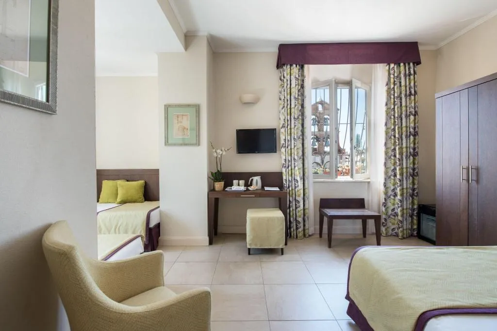 Room, Il Perseo, Florence