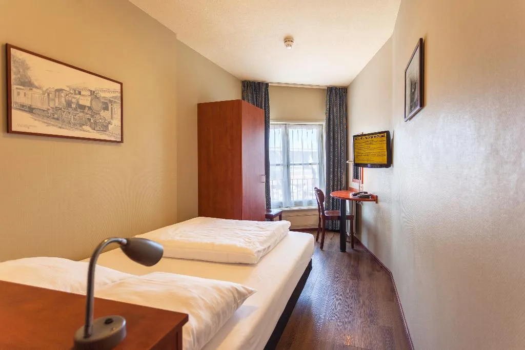 Double or Twin STANDARD Room, A-train, Amsterdam