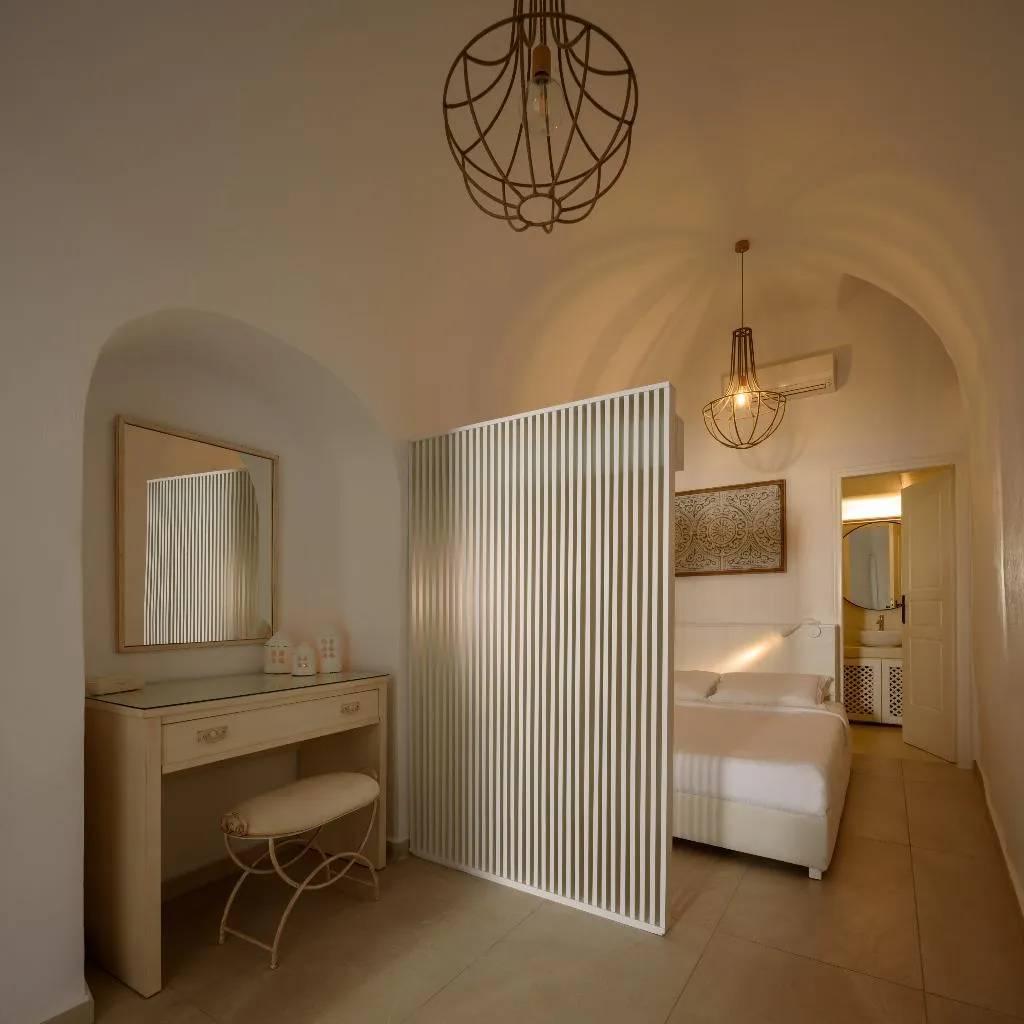 APARTMENT SUPERIOR ONE BEDROOM Room, Kamares Apartments, Santorini