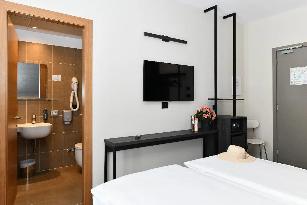 DOUBLE SUPERIOR Room, Eden Hotel, Venice
