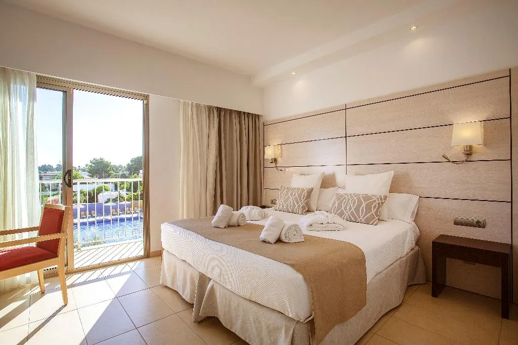 Double or Twin DELUXE POOL VIEW Room, Hotel Puchet Ibiza, Ibiza