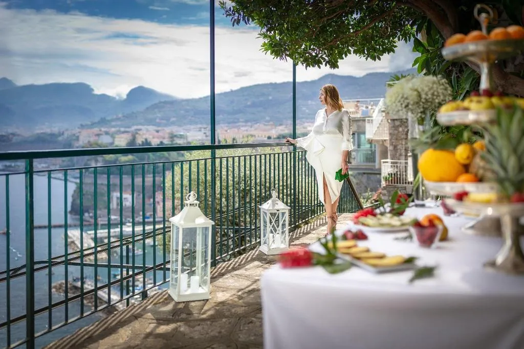 Conferences, Belair, Naples