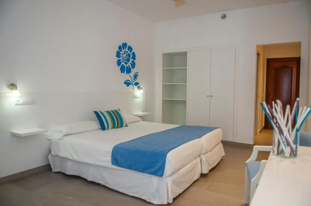 Room, Xuroy, Menorca