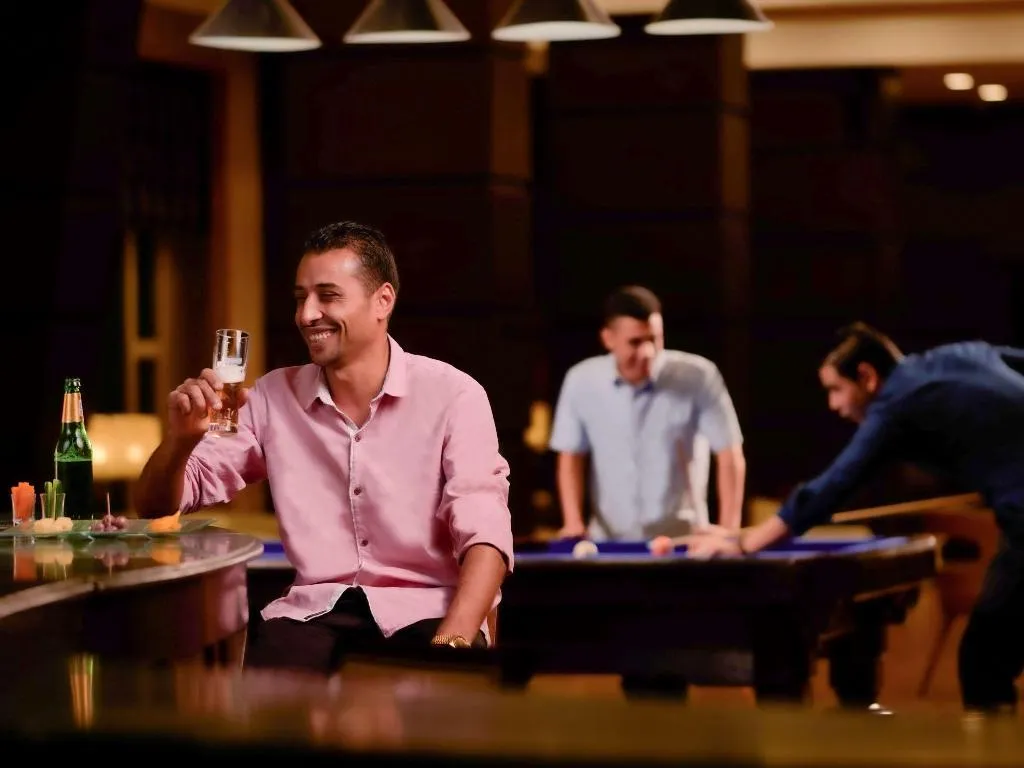 Bar, Movenpick Cairo Media City, Cairo