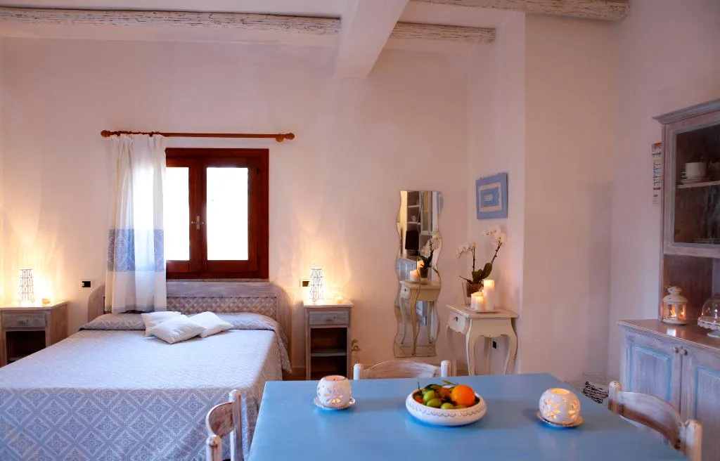 STUDIO CAPACITY 2 Room, Villa Antonina, Olbia