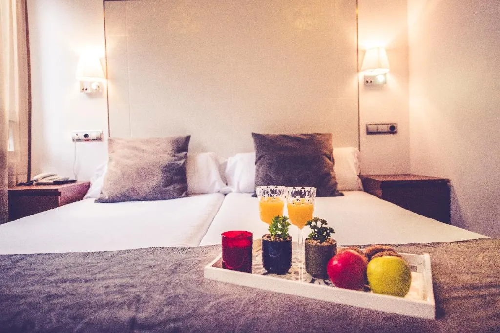 DOUBLE STANDARD Room, Hostal Sol Los Angeles, Madrid