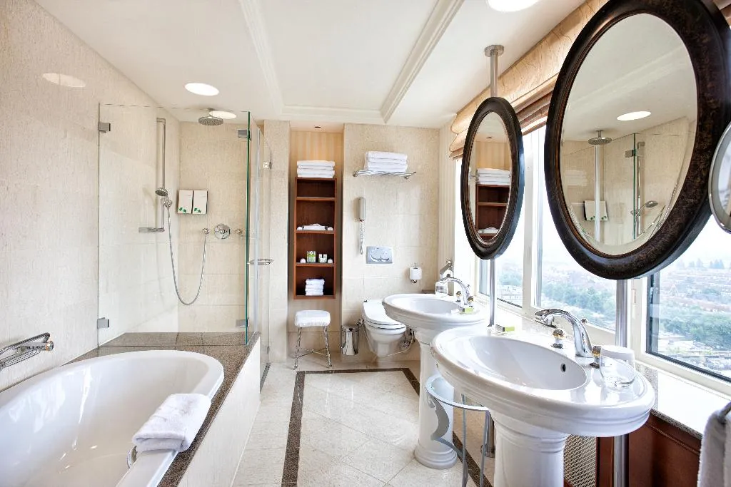 JUNIOR SUITE EXECUTIVE Room, Hotel Okura Amsterdam, Amsterdam