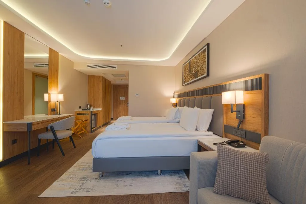 DOUBLE DELUXE LAND VIEW Room, Azura World Hotel, Antalya