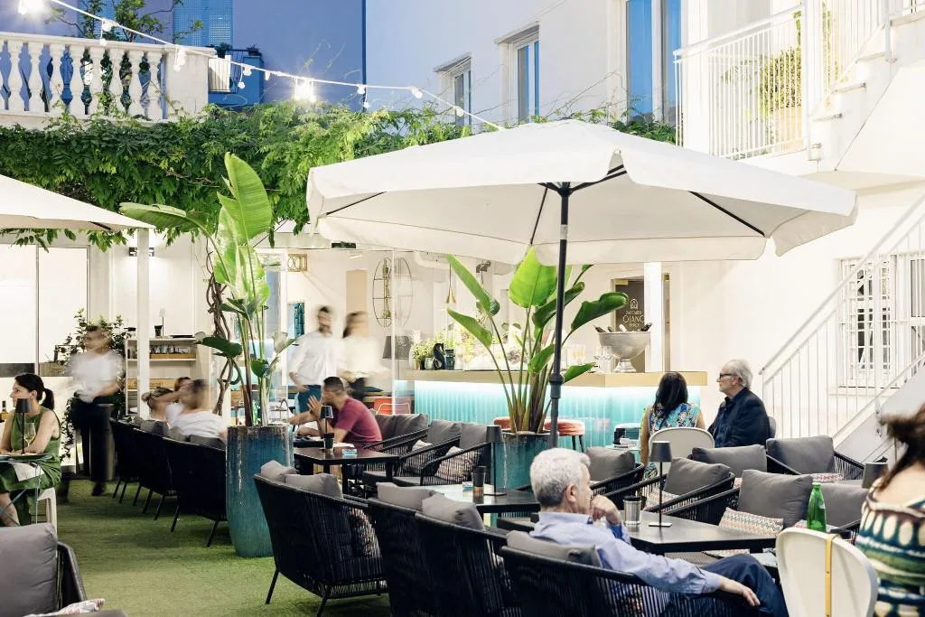 Bar, Villa Zaccardi, Rome