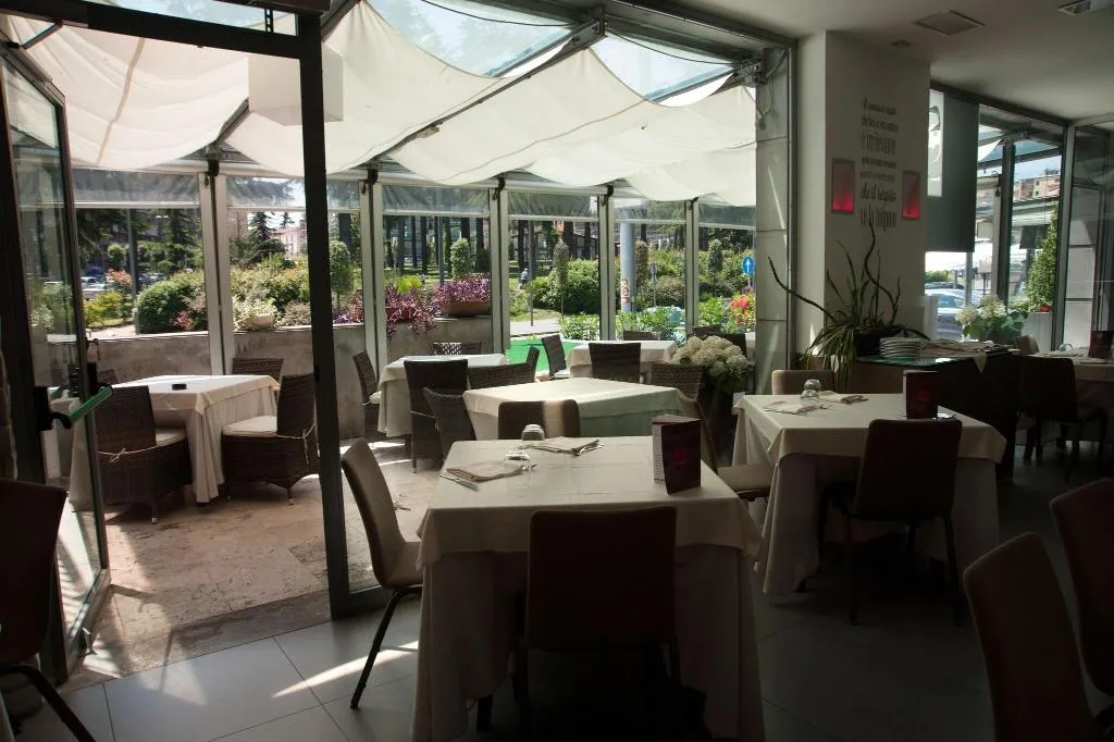 Restaurant, Viva Hotel, Naples