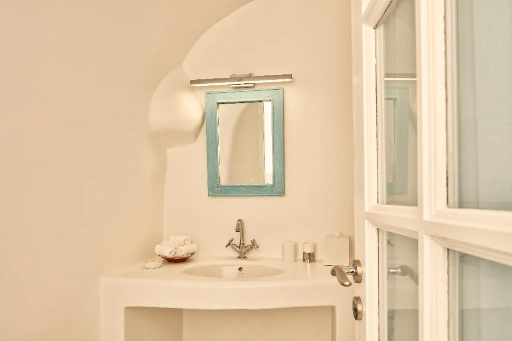 CAVE SEA VIEW Room, Katikies Chromata Santorini - The Leading Hotels, Santorini