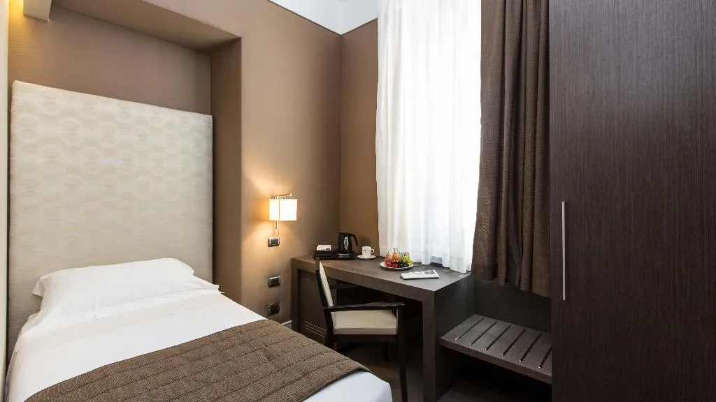 SINGLE STANDARD Room, Monti Palace Hotel, Rome