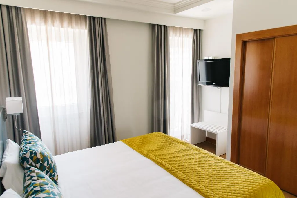 SINGLE STANDARD Room, America Diamonds, Lisbon