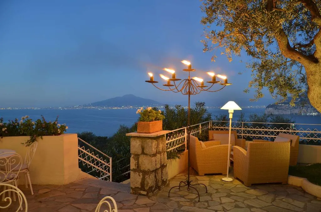 General view, Grand Hotel Aminta, Naples