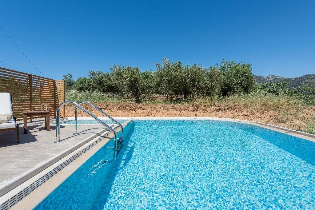 SUITE WITH PRIVATE POOL Room, Lameriana Secret Village, Crete