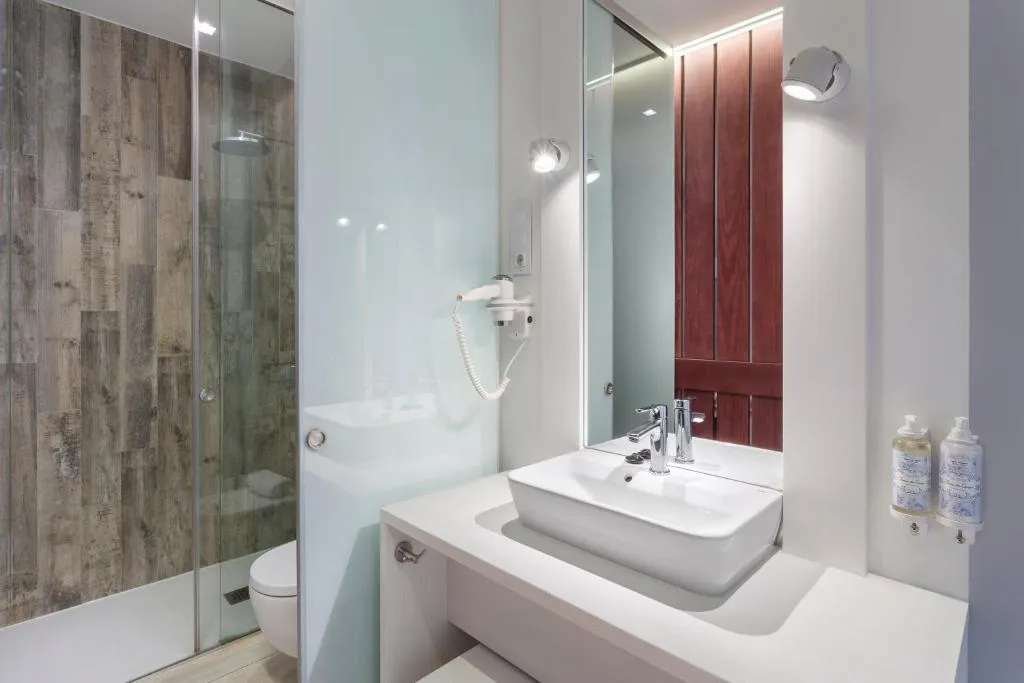 DOUBLE STANDARD Room, B&B Hotel Madrid Centro Fuencarral 52, Madrid