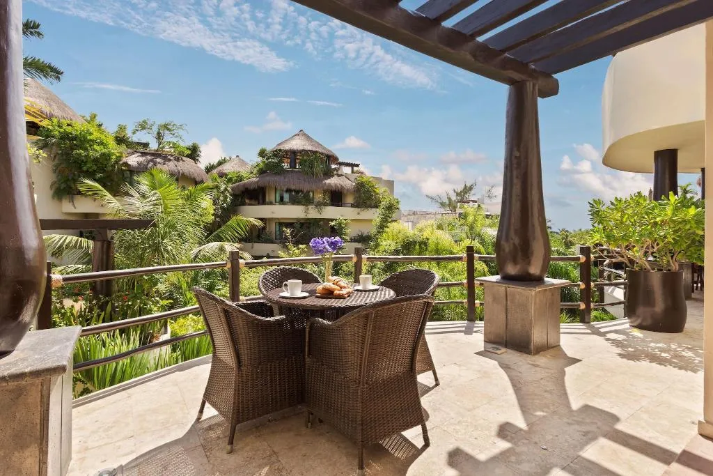 Room THREE BEDROOMS Room, El Taj Ocean Front and Beachside Condo Hotel, Playa Del Carmen